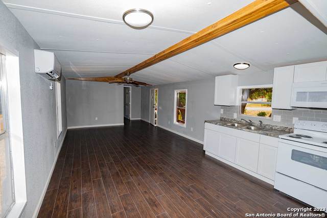 393 Deer Valley St Property Photo 10