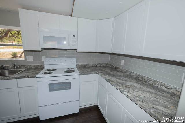 393 Deer Valley St Property Photo 11