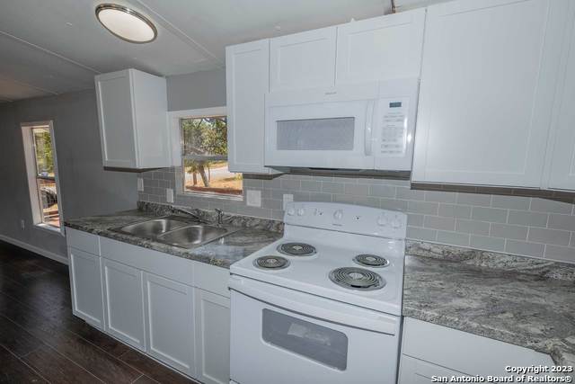 393 Deer Valley St Property Photo 12