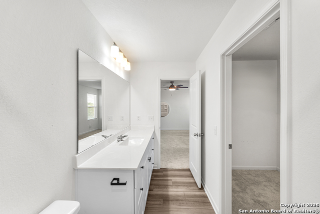 5639 Pearl Mdw Property Photo 14