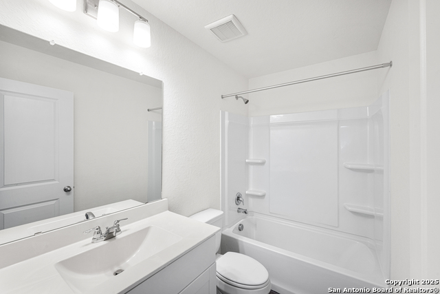 5639 Pearl Mdw Property Photo 19