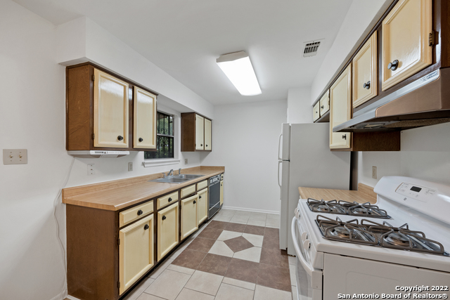 9438 Valley Dale St Property Photo 10