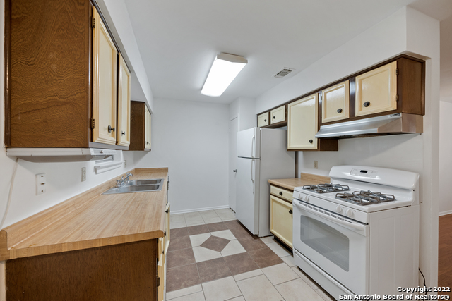 9438 Valley Dale St Property Photo 11