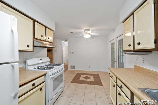 9438 Valley Dale St Property Photo 14