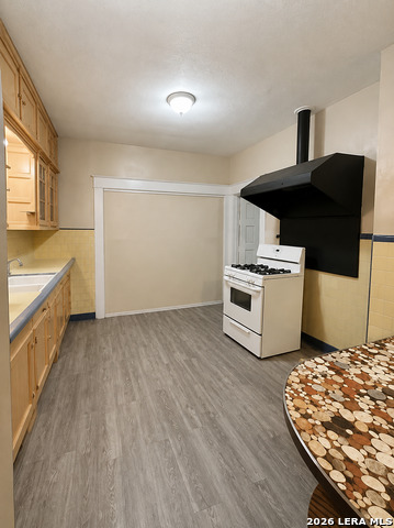 314 N Nueces Property Photo 6