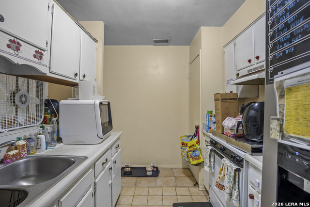 4311 Limpio Property Photo 8