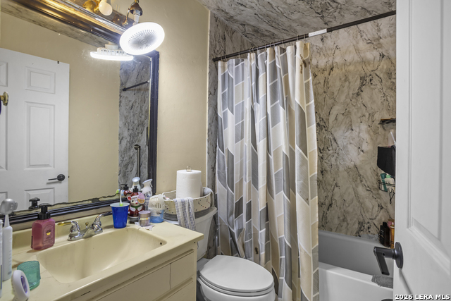 4311 Limpio Property Photo 14