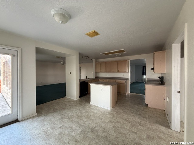 418 Diver Property Photo 5