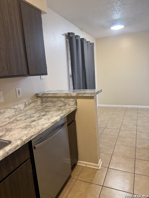 923 Vance Jackson Property Photo 4
