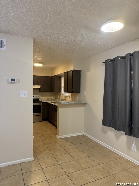 923 Vance Jackson Property Photo 13