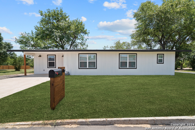 1003 Tabernacle St Property Photo 1