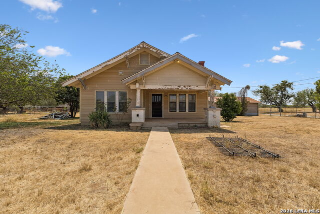 201 E Harris St Property Photo 4