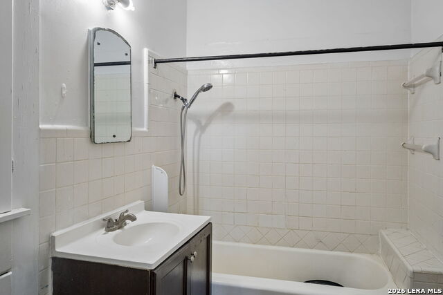 201 E Harris St Property Photo 12