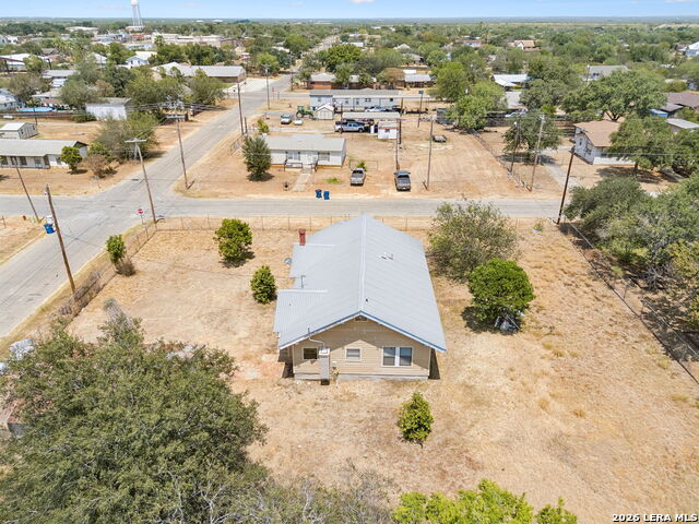 201 E Harris St Property Photo 13