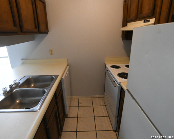 5529 Lochmoor Property Photo 3