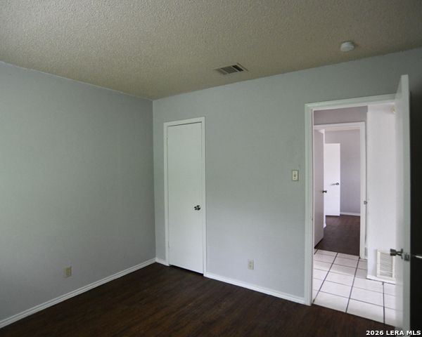 5529 Lochmoor Property Photo 4