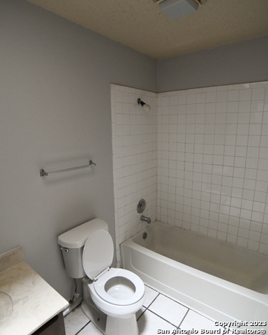 5607 Lochmoor Property Photo 8