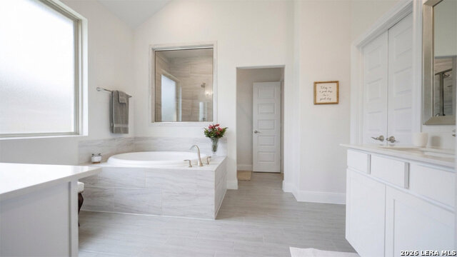 112 Valencia Property Photo 34