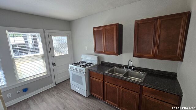 218 Claremont Ave Property Photo 15