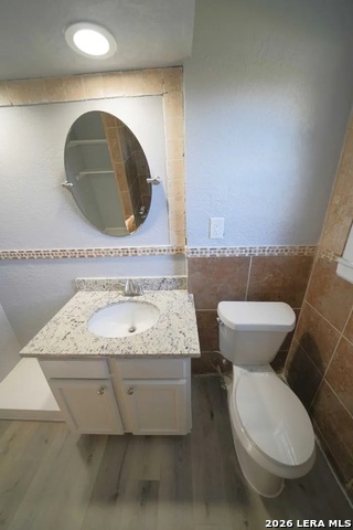 323 Stockton Dr Property Photo 5