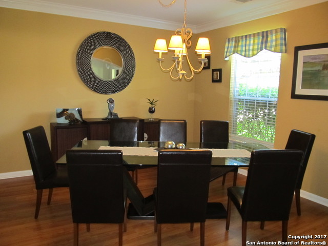 118 Stonewall Bnd Property Photo 5