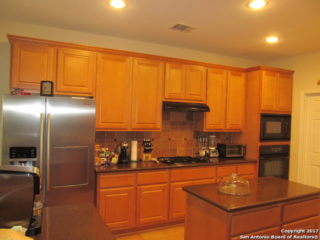 118 Stonewall Bnd Property Photo 6
