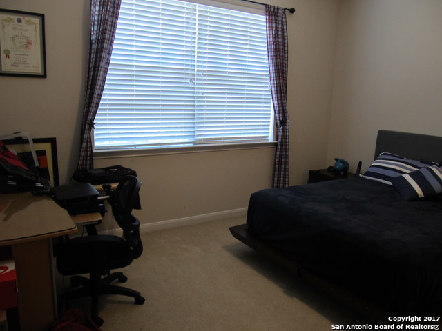 118 Stonewall Bnd Property Photo 18