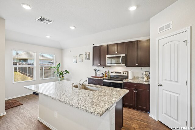 841 Bahia Pl Property Photo 7