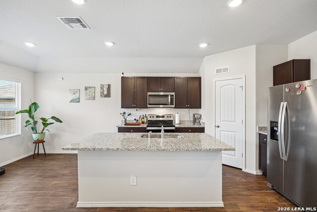 841 Bahia Pl Property Photo 8