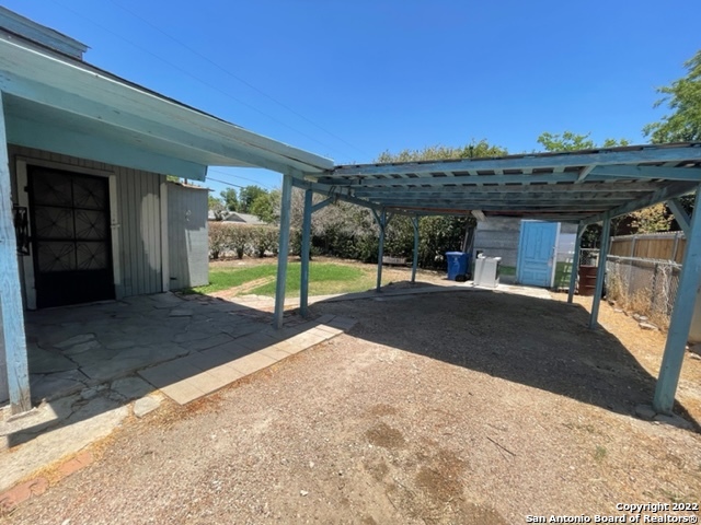200 Cortez Ave Property Photo 2
