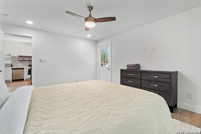 2701 E Houston St Property Photo 11