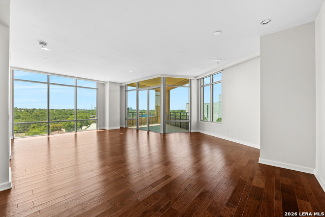 4242 Broadway Property Photo 7