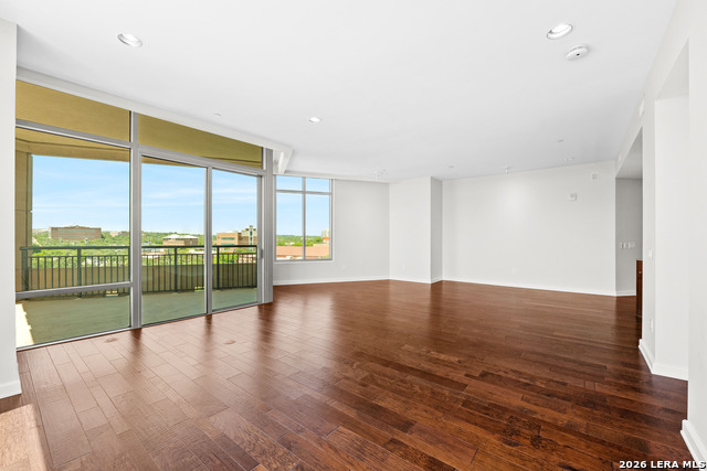 4242 Broadway Property Photo 8