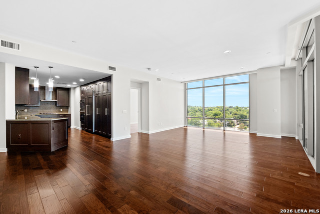 4242 Broadway Property Photo 9