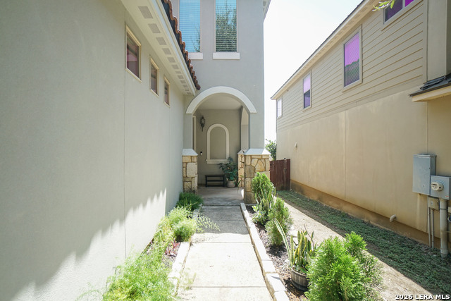 4218 Woodbridge Way Property Photo 3