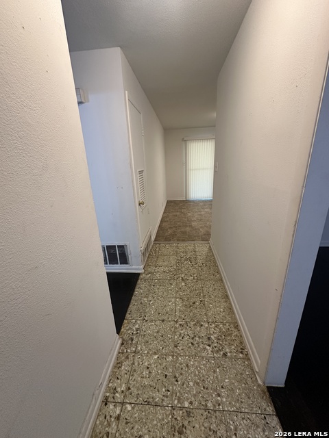 410 Hialeah Ave Property Photo 3
