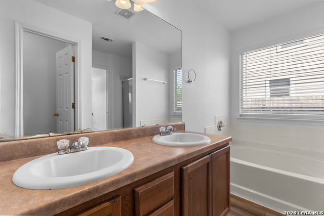 2142 Red Rock Crossing Property Photo 20