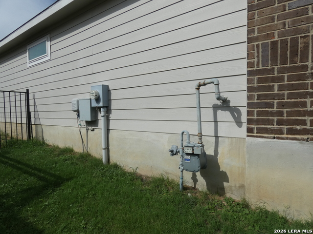 935 Watson Way Property Photo 6