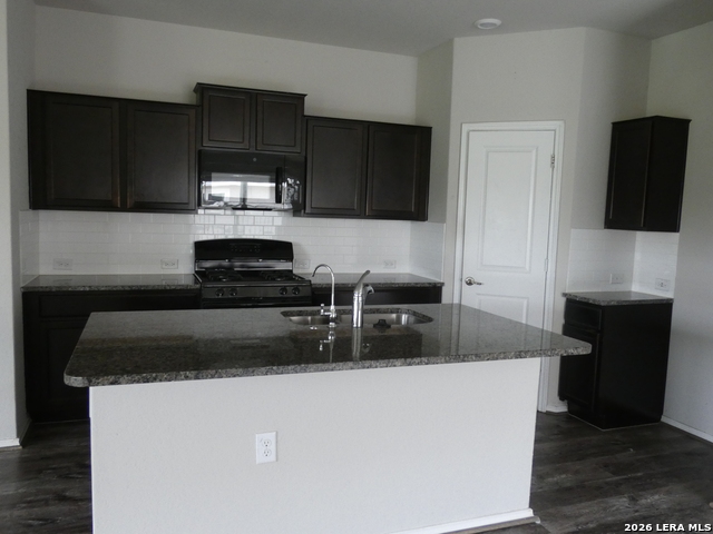 935 Watson Way Property Photo 16