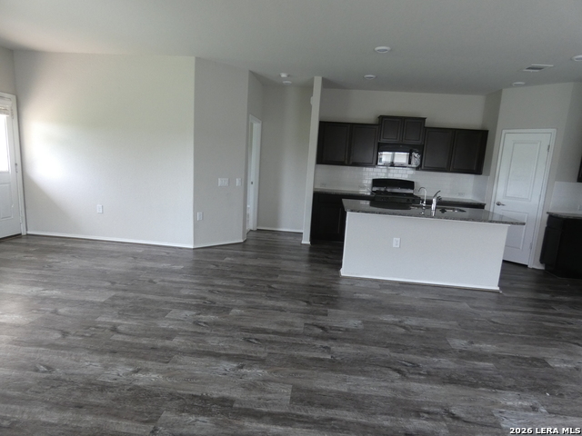 935 Watson Way Property Photo 17