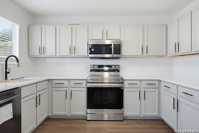 1503 Golden Wing Property Photo 11