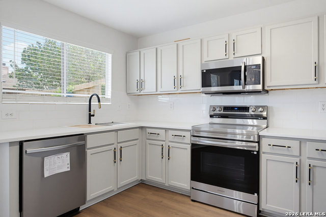 1503 Golden Wing Property Photo 12