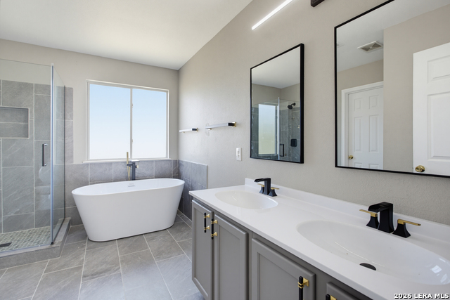1503 Golden Wing Property Photo 23