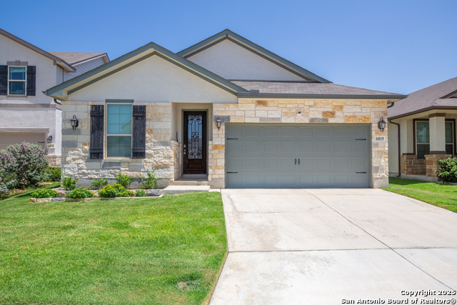 6819 Black Diamond Property Photo 1