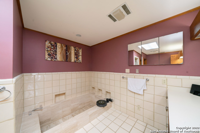101 Encino Park Property Photo 16