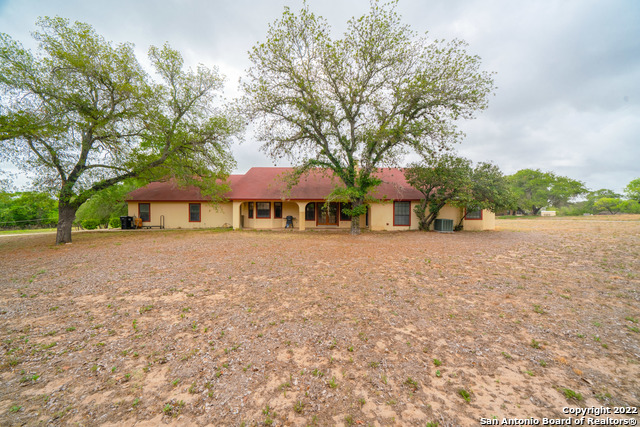 101 Encino Park Property Photo 22