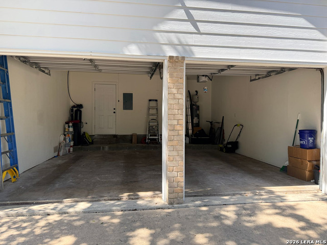 3020 Morning Trl Property Photo 6