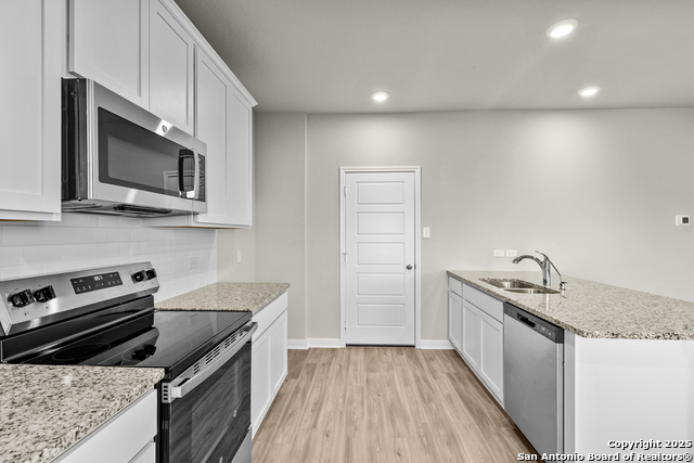 4278 Winston Way Property Photo 6