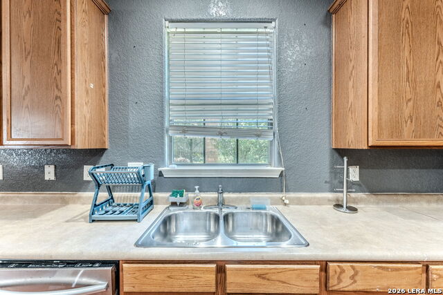 7219 Albany Rdg Property Photo 8