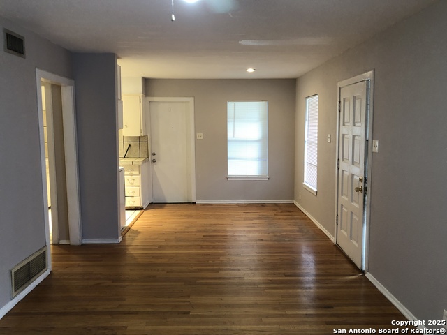 434 Rexford Dr Property Photo 4